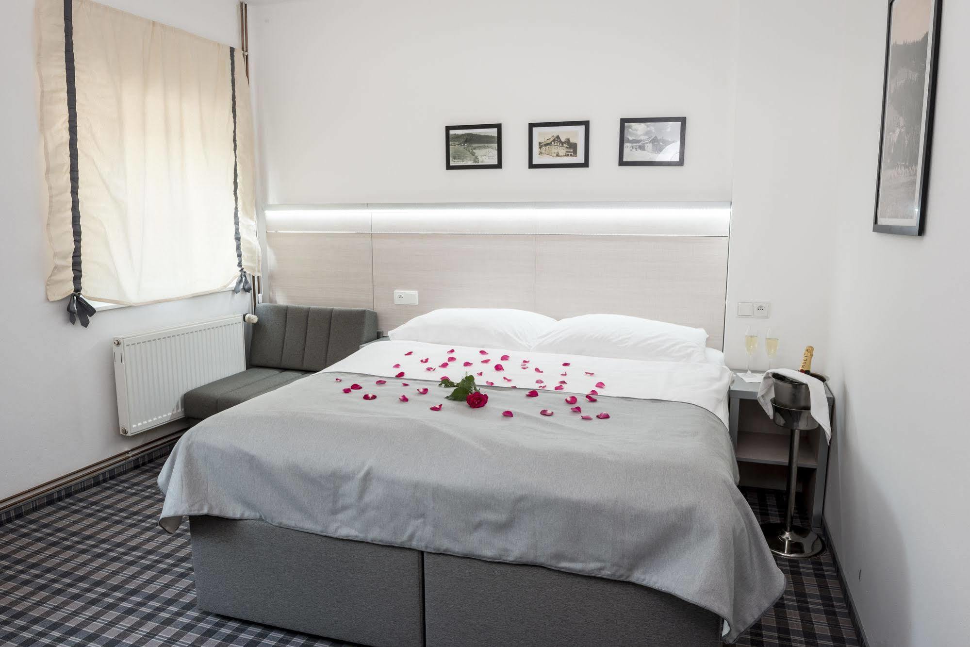 Horsky Hotel Dobra Chata Stachy Екстер'єр фото